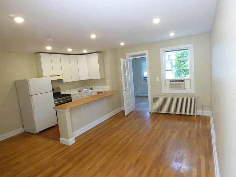 3915 W St NW #4 — Photo 5