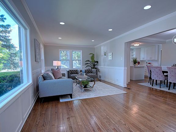 5th image of 6936 W Niles Ter