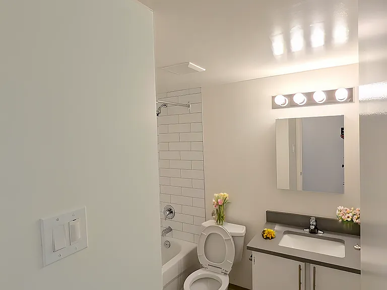 1150 Jervis St — Photo 17