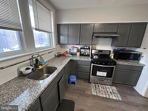 3rd image of 132 W Spencer St