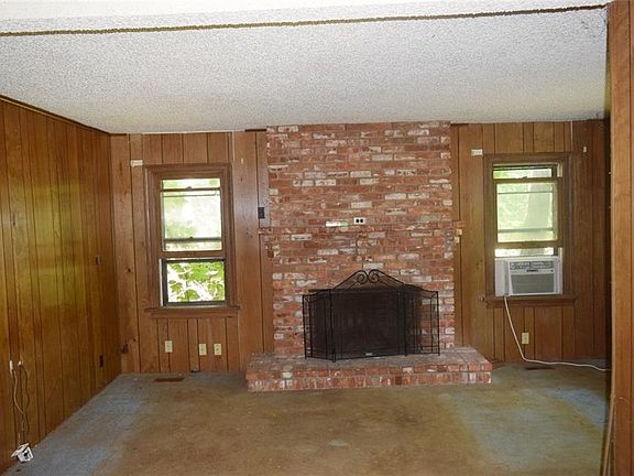 4th image of 8132 NW 13th St