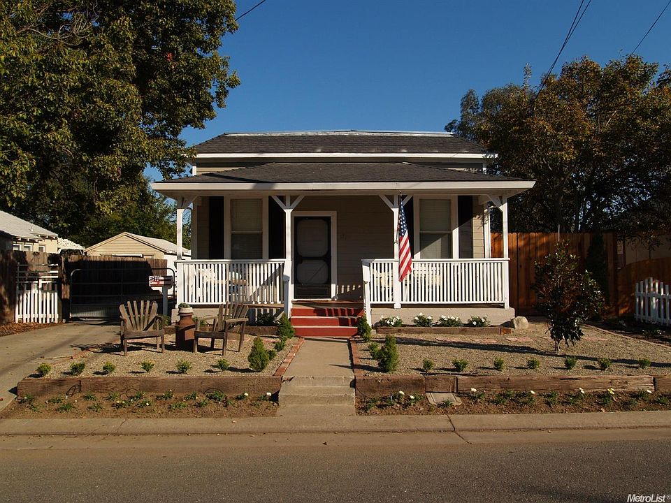 1st image of 1736 Baker Ave