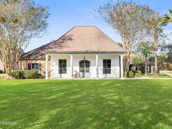 104 Western Ln, Lafayette, LA 70507