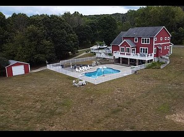 832 Knickerbocker Rd