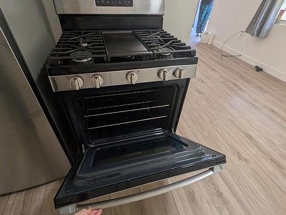 5th image of 1036 N Olive Ave #1032
