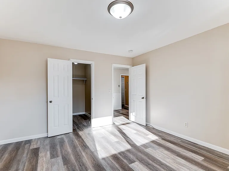 Trailway Apartments — Photo 49