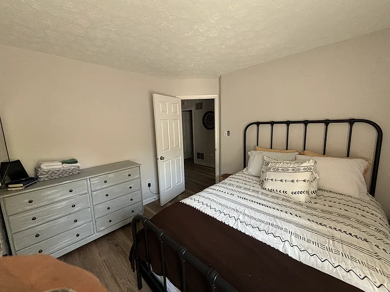 218 Walter Ct — Photo 7