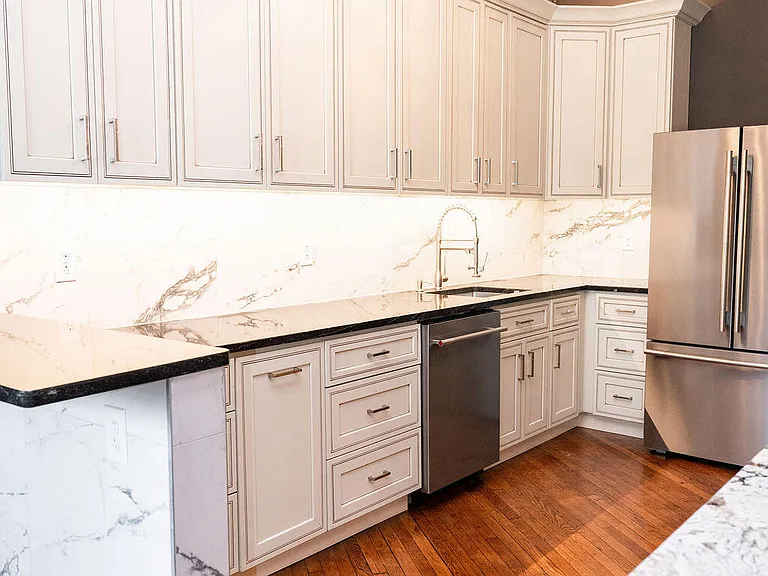 275 S Limestone St #140 — Photo 6