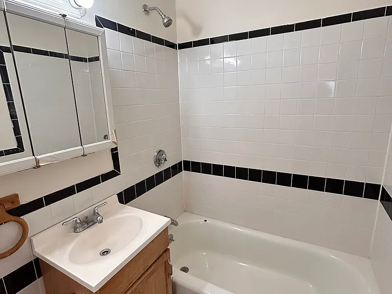 15 Pine St #2 — Photo 11