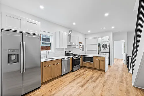 442 W Queen Ln #2 Photo 1