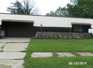 4900 Lockwig Trl, Florissant, MO 63033