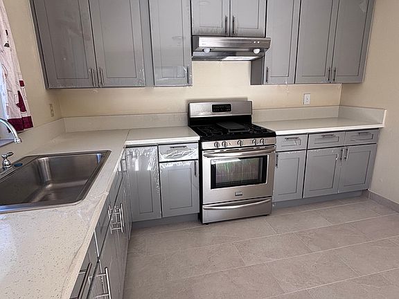 2nd image of 802 N Santa Fe Ave #6