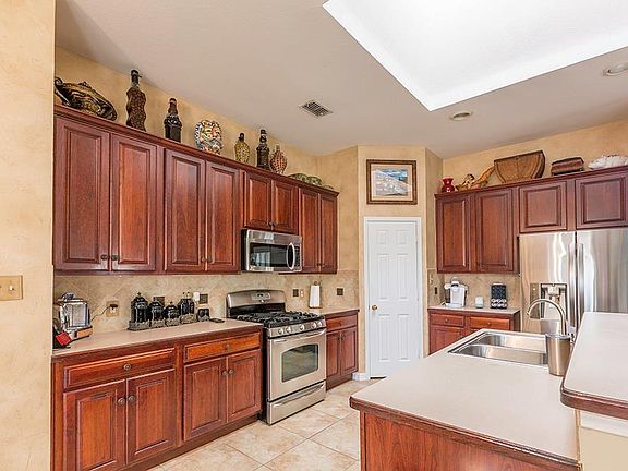 5th image of 145 Oakbluff Dr