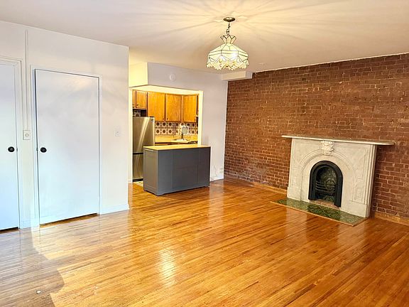 2nd image of 9 W 69th St APT 4R