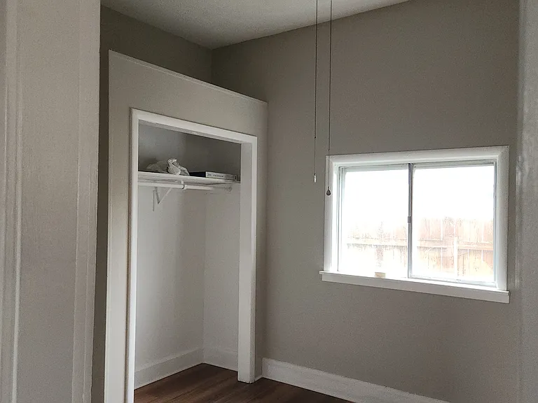 211 E Harrison St — Photo 4