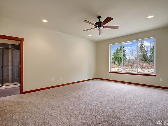 4th image of 16907 61st Dr NW
