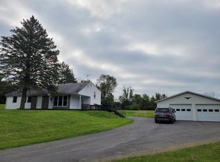 1060 Jewett Rd #1, Skaneateles, NY 13152