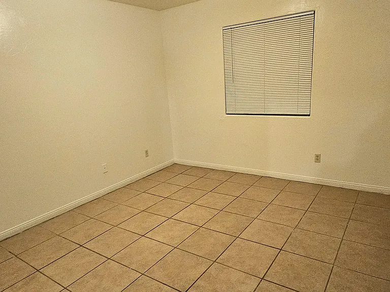 2645 N Dodge Blvd #3 — Photo 9