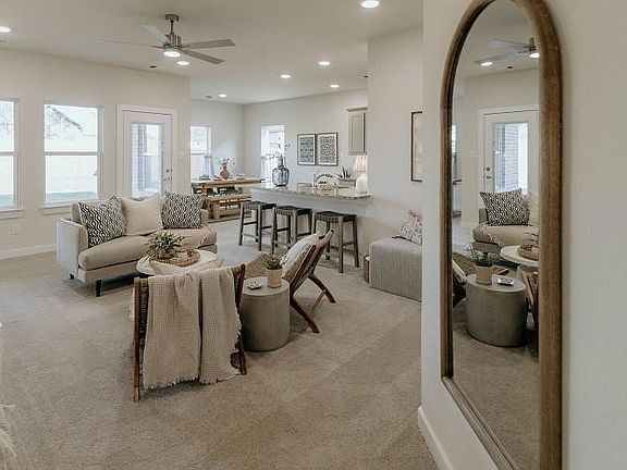 2nd image of 1208 Anderson Dr