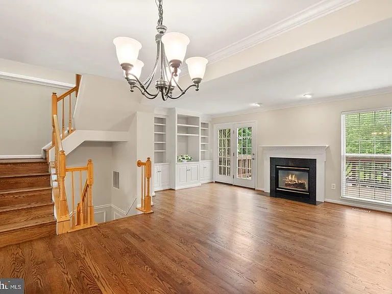 917 Rolfe Pl — Photo 19