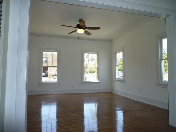 4th image of 848 N Harvard Blvd