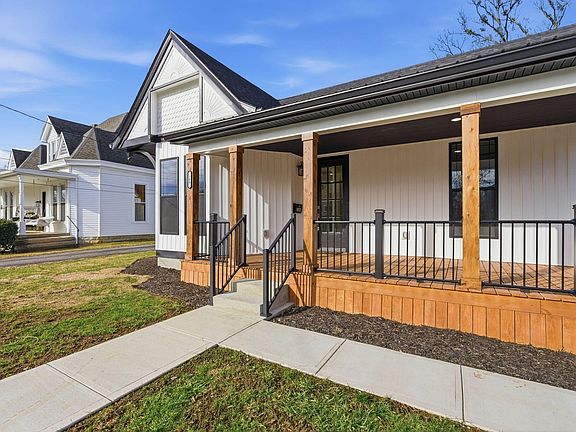 4th image of 209 Holt Ave