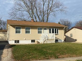 18 S Oltendorf Rd, Streamwood, IL 60107