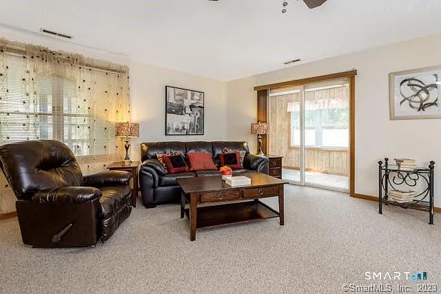 1 bed, 1.0 bath, 1000 sqft, $2,000 — Photo 1