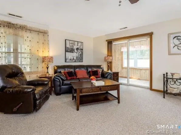 65 Shelton Ave #C, Shelton, CT 06484