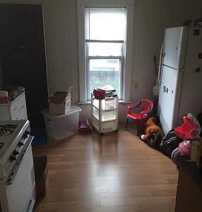 4th image of 1054 E 8th St