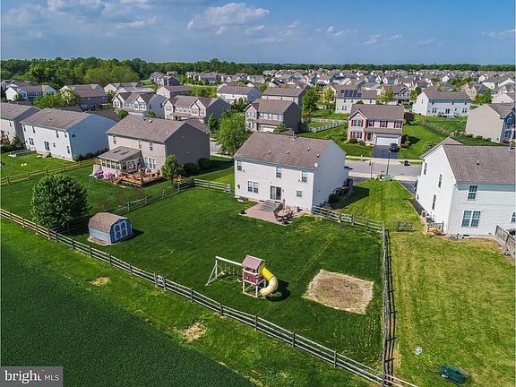 3rd image of 252 Bucktail Dr