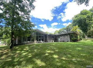 78 Venus Dr, Closter, NJ 07624