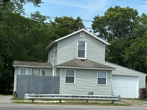 417 Jefferson Ave, Sharon, PA 16146