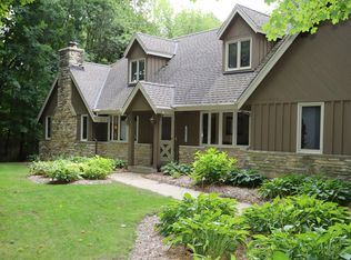 N90W20829 Scenic Dr, Menomonee Falls, WI 53051