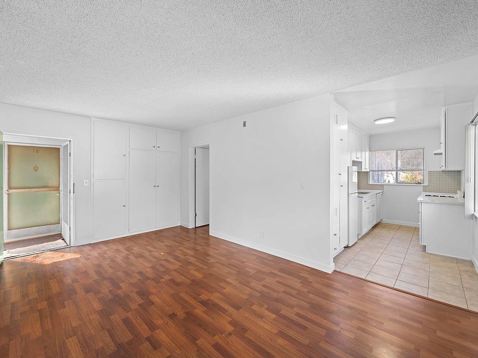 1st image of 3002 Honolulu Ave #19