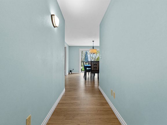 4th image of 3415 Fairview Rd