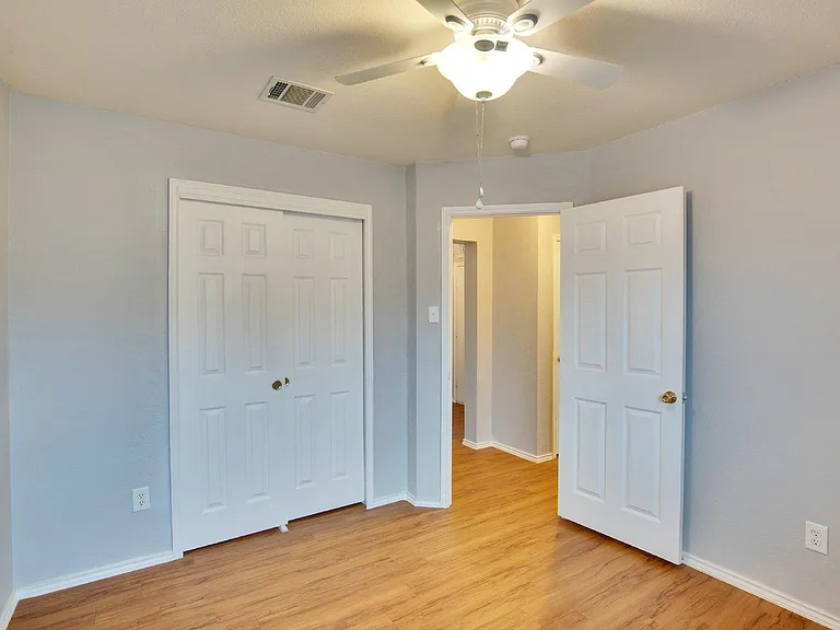 1002 Remington Dr — Photo 13