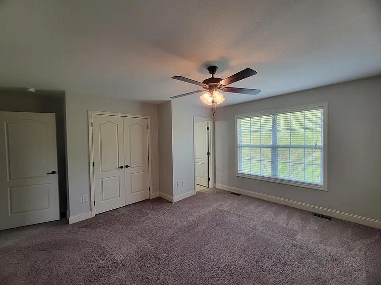652 Grays Pointe Ct — Photo 15