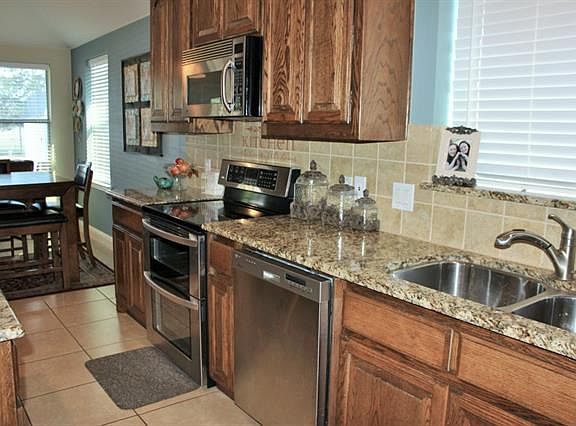4th image of 107 Mohave Dr E