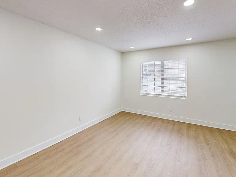 Crystal Grove Townhomes LLC — Photo 33