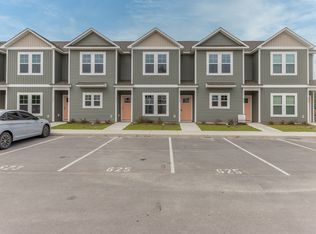 625 Jacks Crossing Dr, Hubert, NC 28539