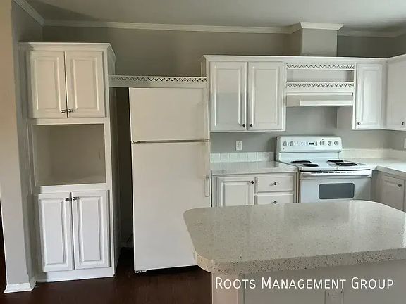 4th image of 15735 Clarke Springs Dr #15735C