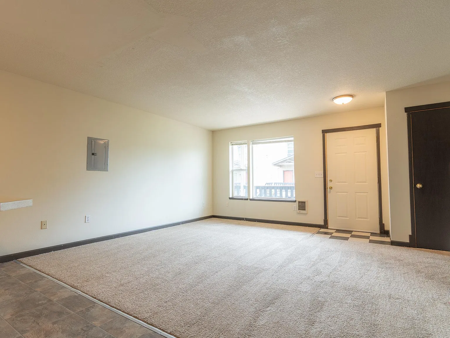 3 bed, 1250 sqft, $2,150 — Photo 3