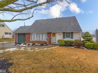 14 Tinder Rd, Levittown, PA 19056