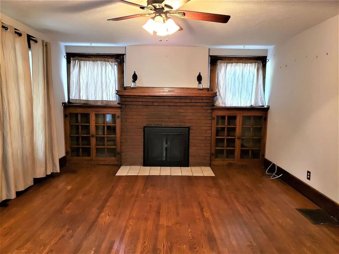 4 Bedroom Home in Kokomo — Photo 2