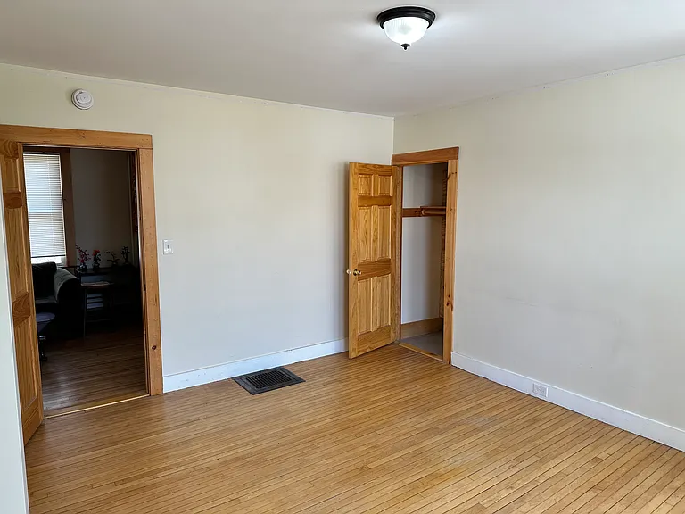320 Sawyer St — Photo 15