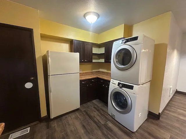 325 Main Ave #1 — Photo 4