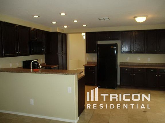 4th image of 13670 N 81st Dr