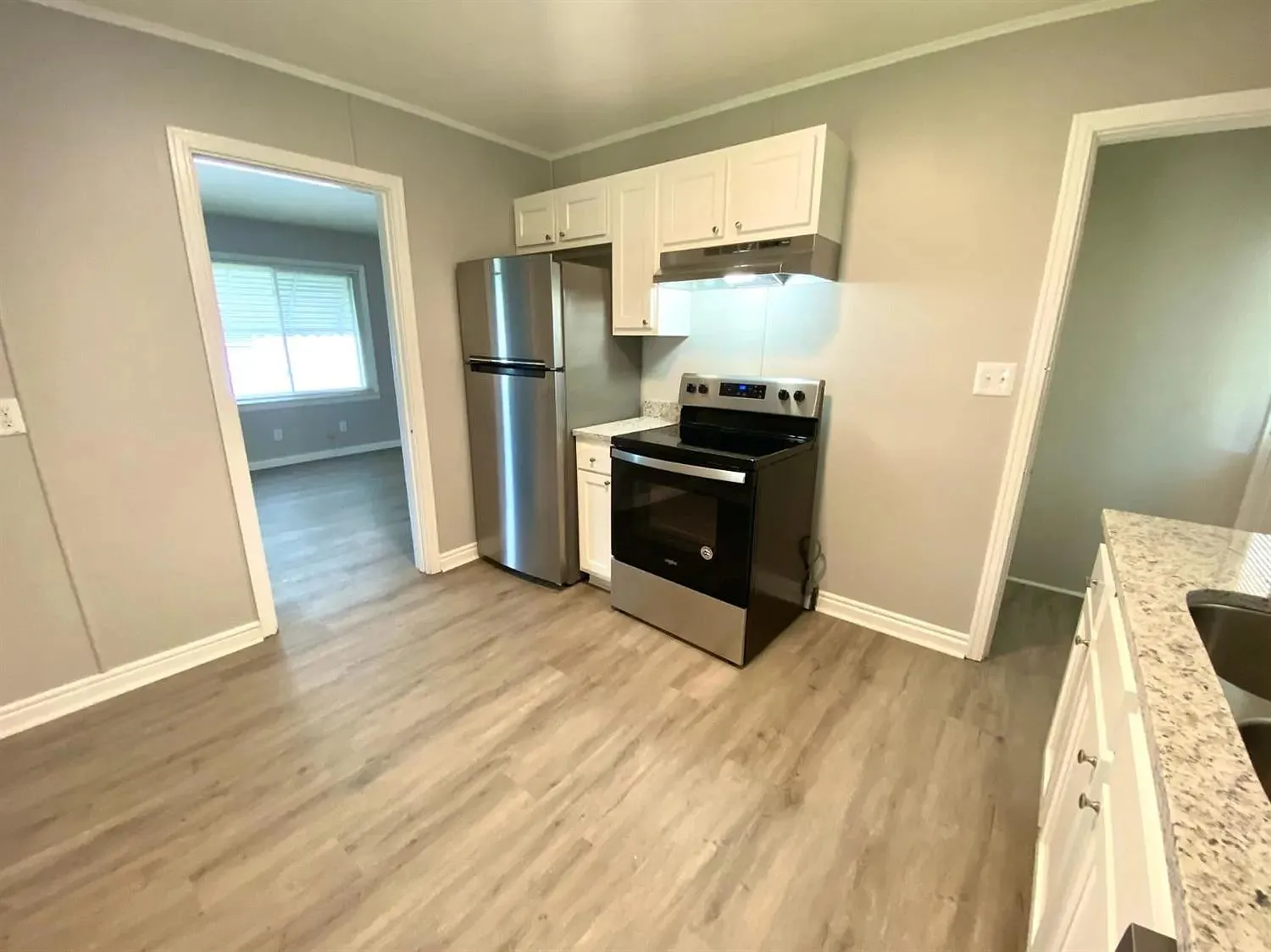 2 bed, 1.0 bath, 816 sqft, $1,197 — Photo 3