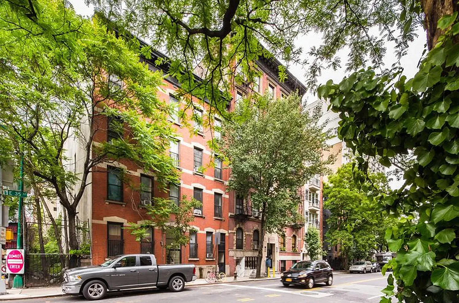 223 East 35th Street — Photo 3